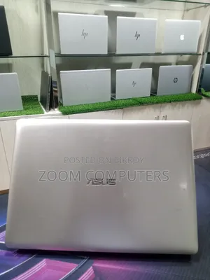 Laptop ASUS X45A 4GB Intel Core I3 HDD+SSD 128GB