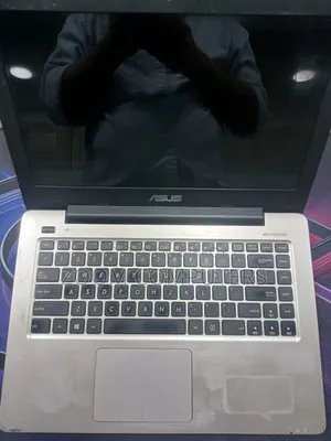 Laptop ASUS X45A 4GB Intel Core I3 HDD+SSD 128GB