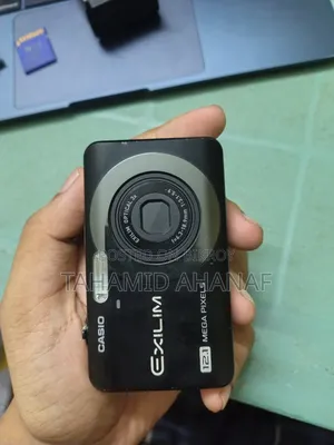Casio Exilim Z90, With Battery, 32 Gb Sd Card, Charger and Card Reader