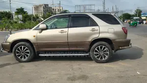 Toyota Harrier AIRS 2001 Gold