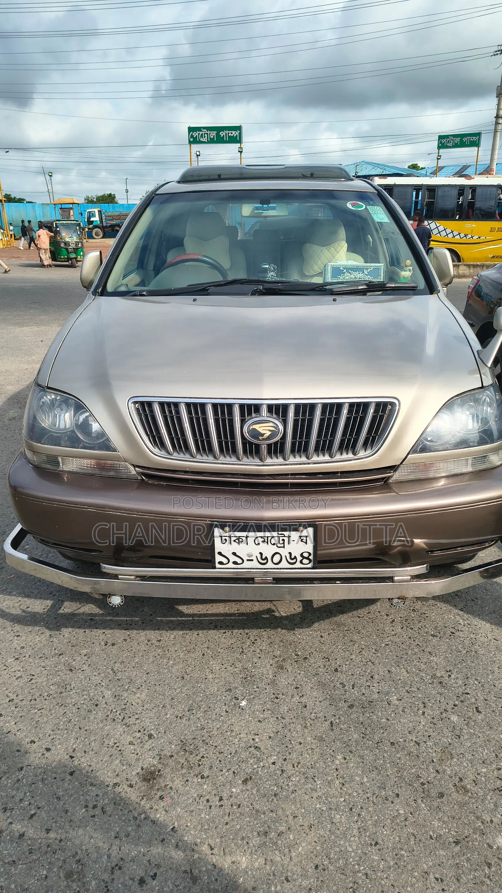 Toyota Harrier AIRS 2001 Gold