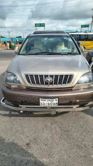 Toyota Harrier AIRS 2001 Gold