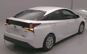 Toyota Prius 2021 Pearl
