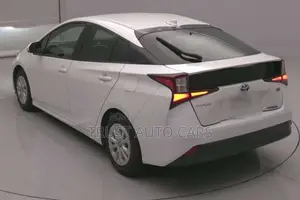 Toyota Prius 2021 Pearl
