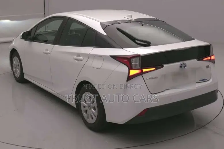 Toyota Prius 2021 Pearl