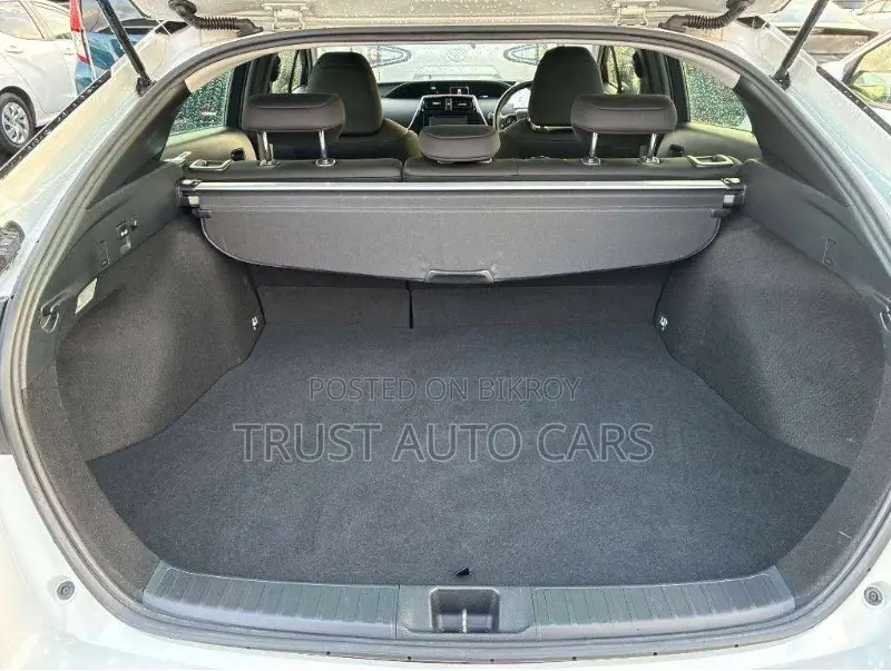 Toyota Prius 2021 Pearl