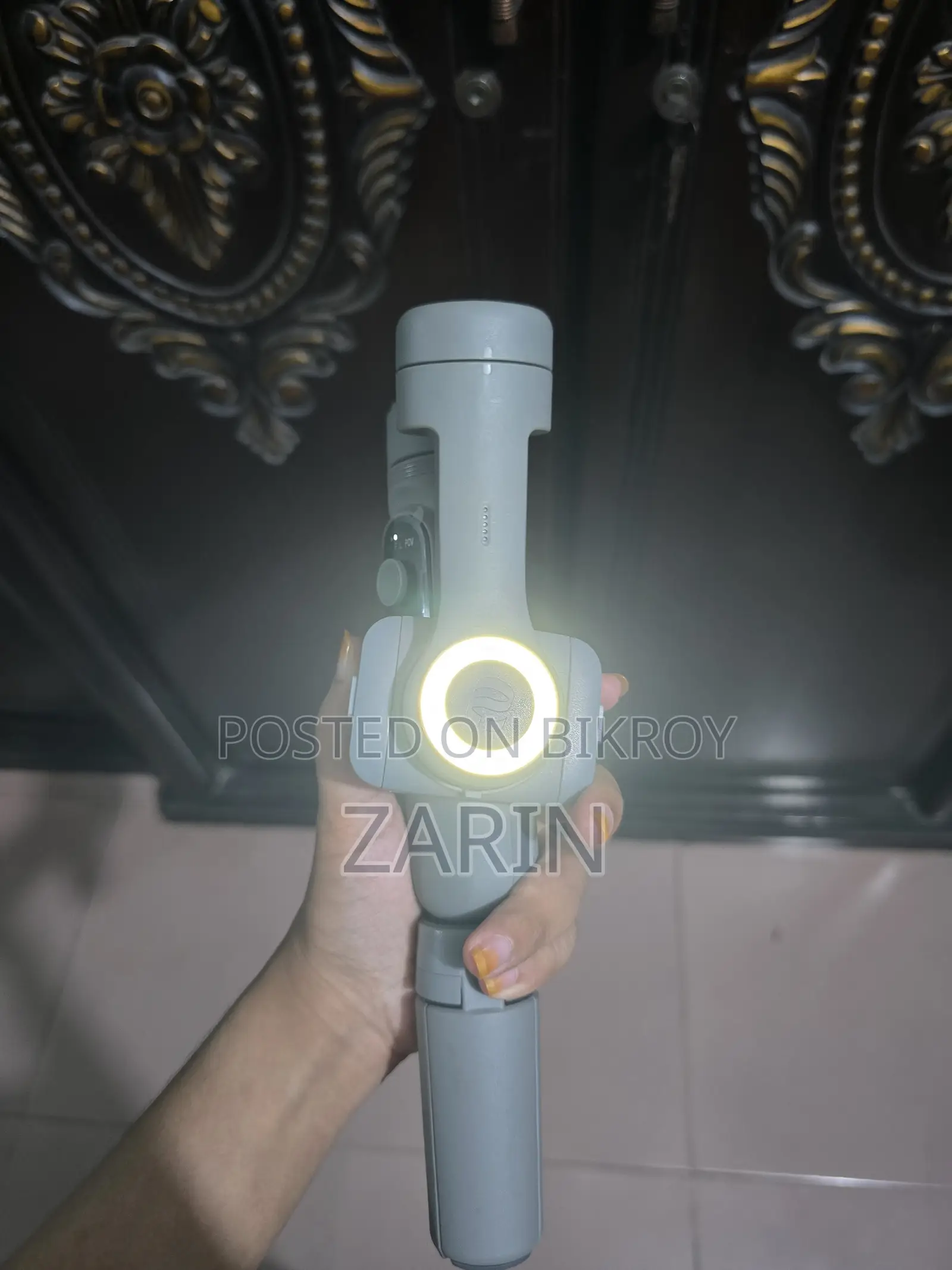 The Aochuan Smart X 3-Axis Smartphone Gimbal Stabilizer)