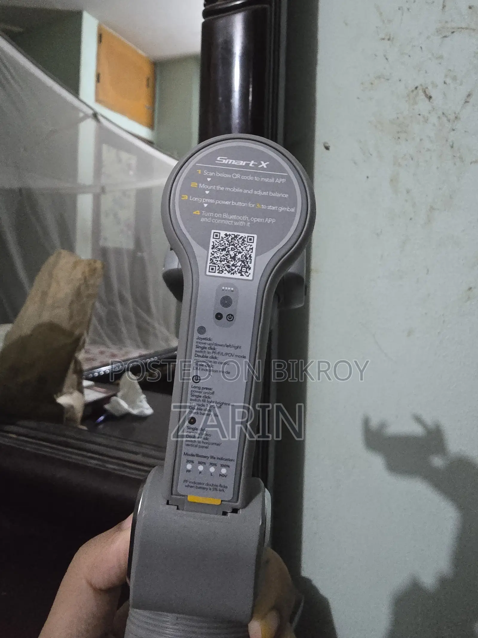 The Aochuan Smart X 3-Axis Smartphone Gimbal Stabilizer)
