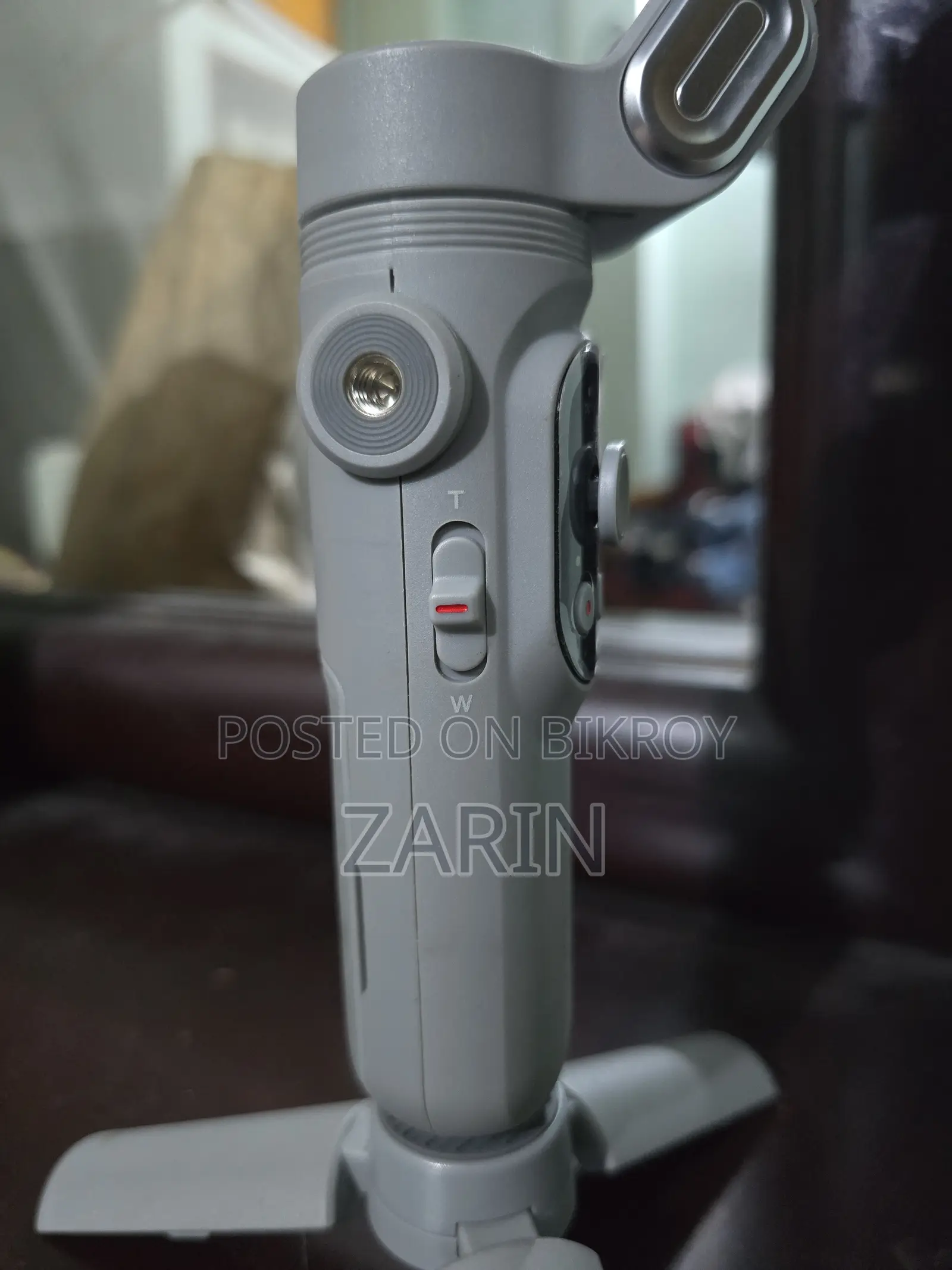 The Aochuan Smart X 3-Axis Smartphone Gimbal Stabilizer)