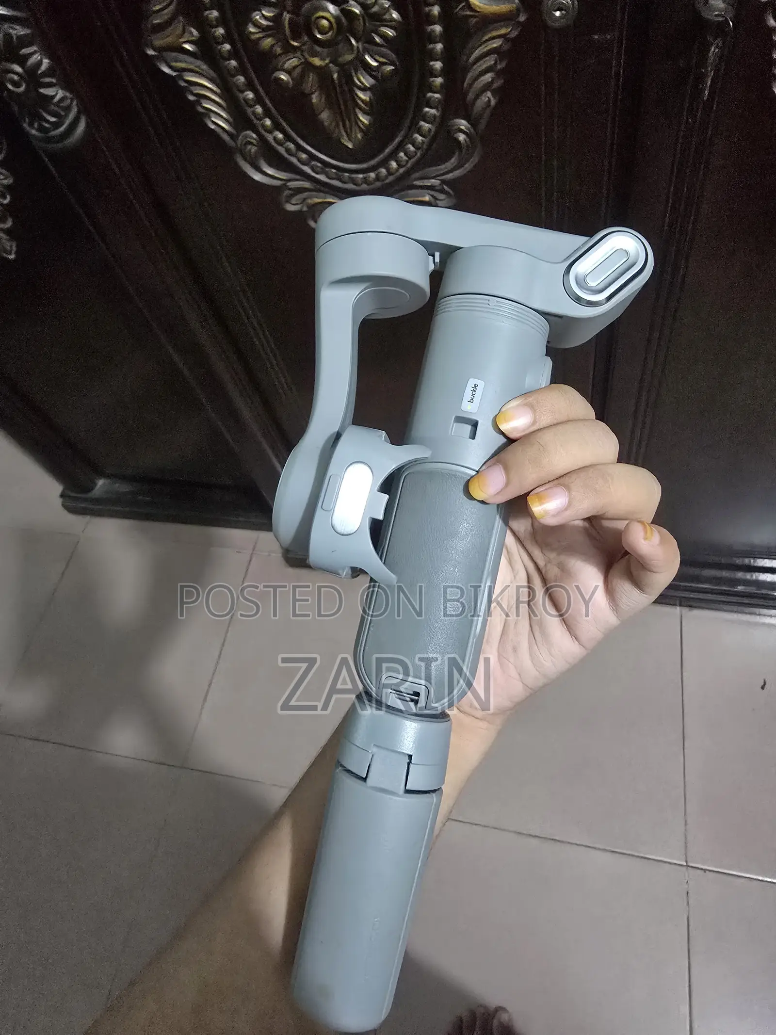 The Aochuan Smart X 3-Axis Smartphone Gimbal Stabilizer)