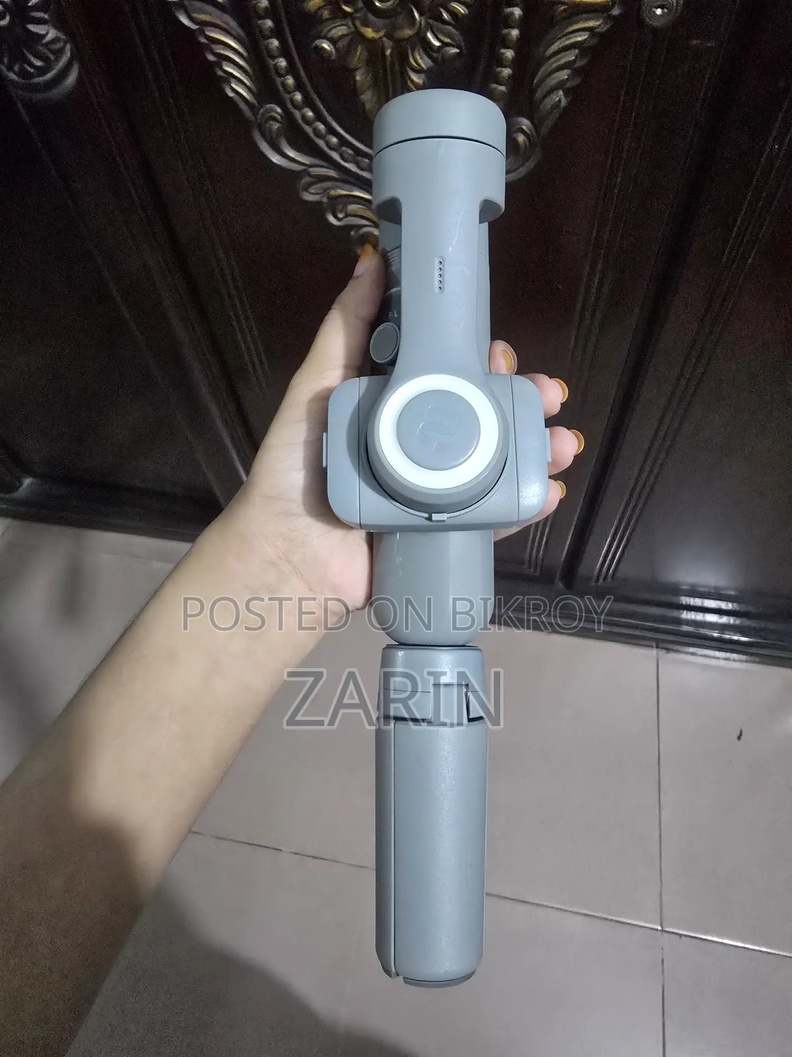 The Aochuan Smart X 3-Axis Smartphone Gimbal Stabilizer)