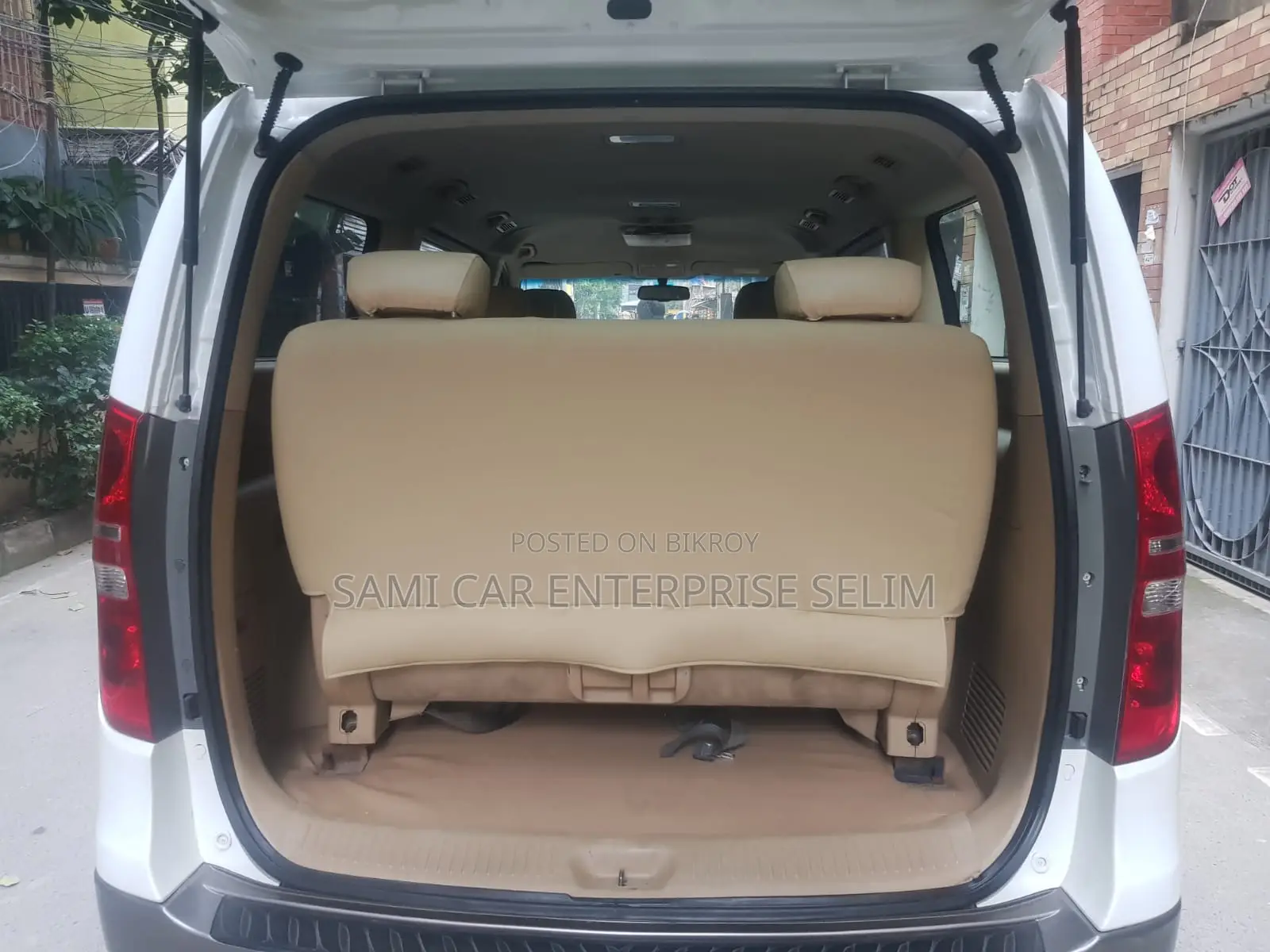 Hyundai H300 2010 White
