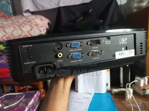 একটি Optoma ES 550 DLPপ্রজেক্টর বিক্রয় হইবে