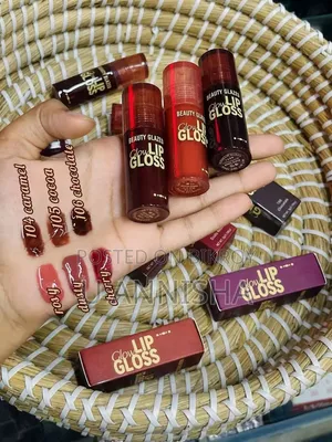 Glowing Lip Gloss