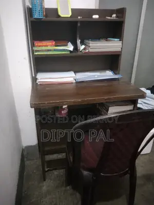 টেবিল ও চেয়ার