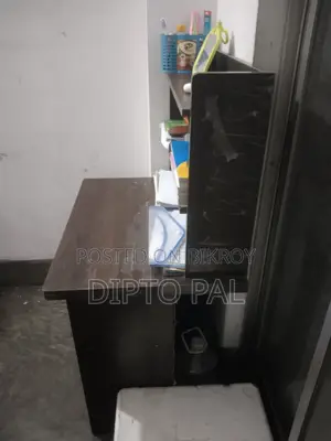 টেবিল ও চেয়ার