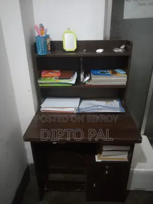 টেবিল ও চেয়ার