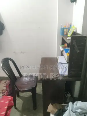 টেবিল ও চেয়ার