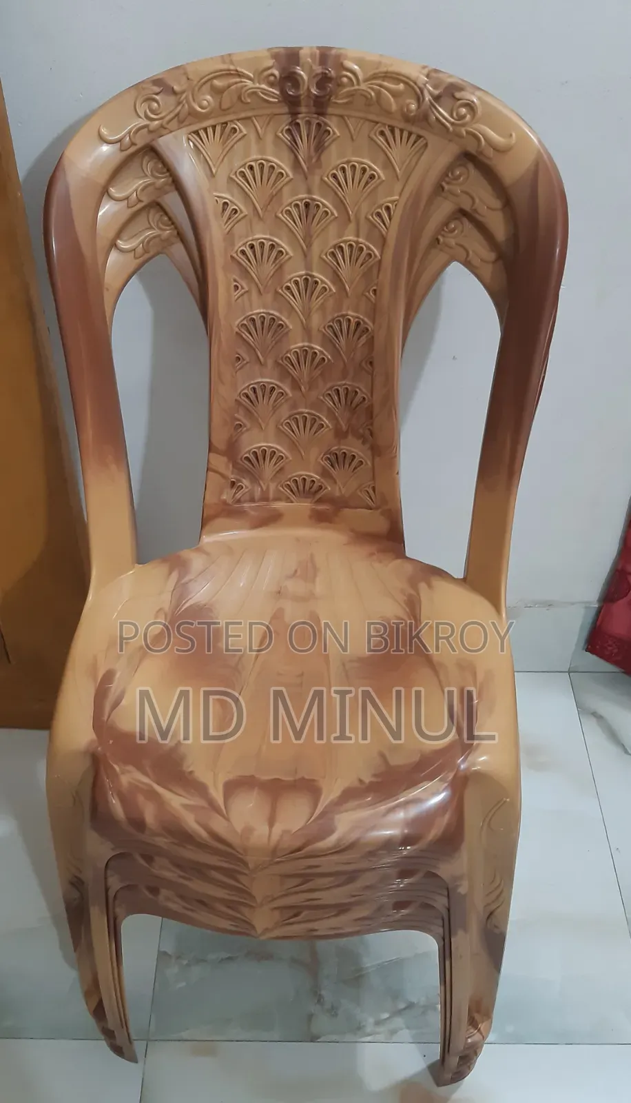 চেয়ার বিক্রি হবে