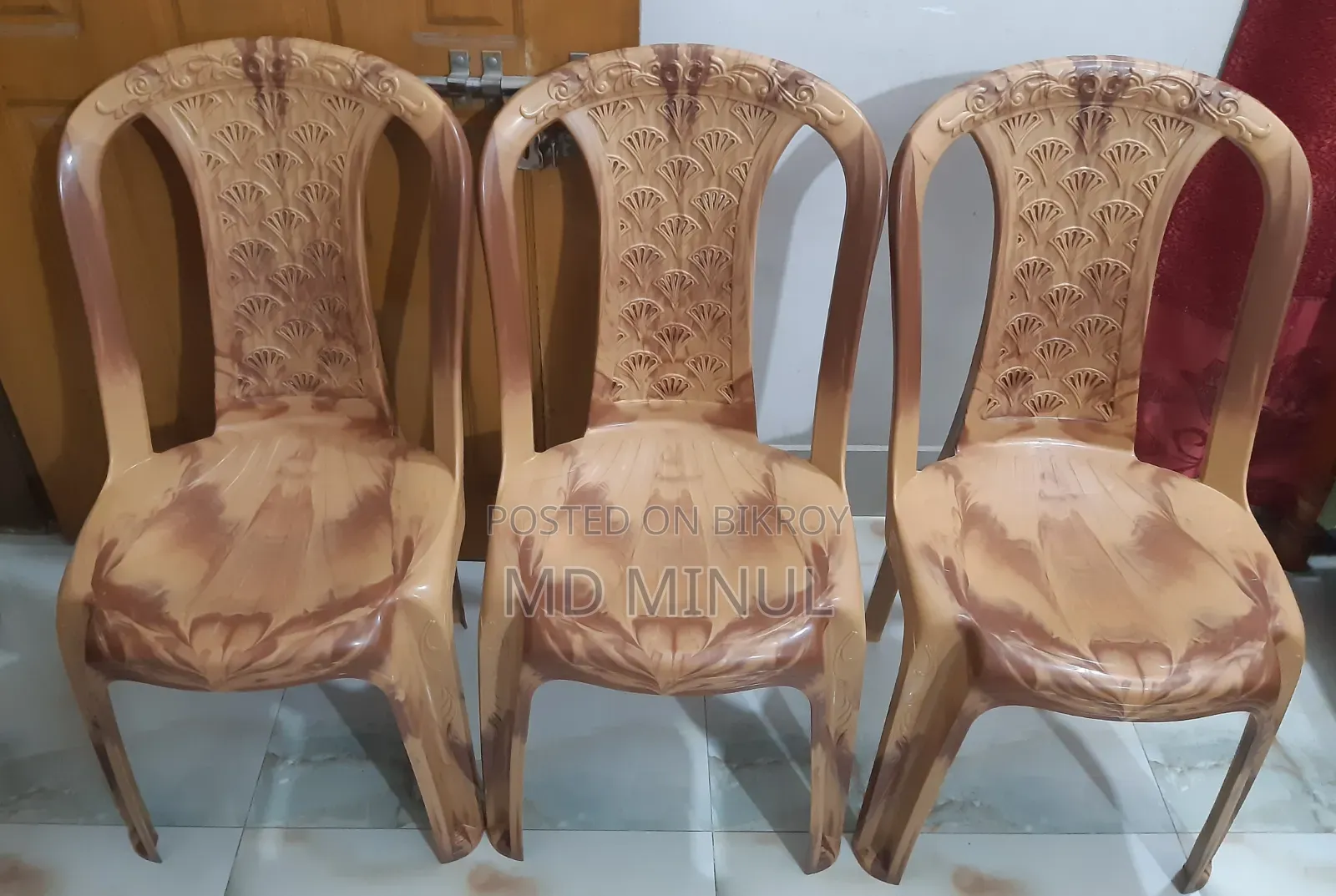 চেয়ার বিক্রি হবে