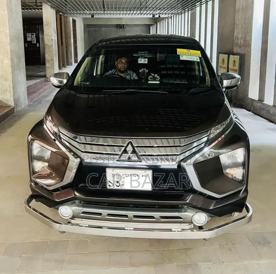 Mitsubishi Xpander Cross 2019 Brown