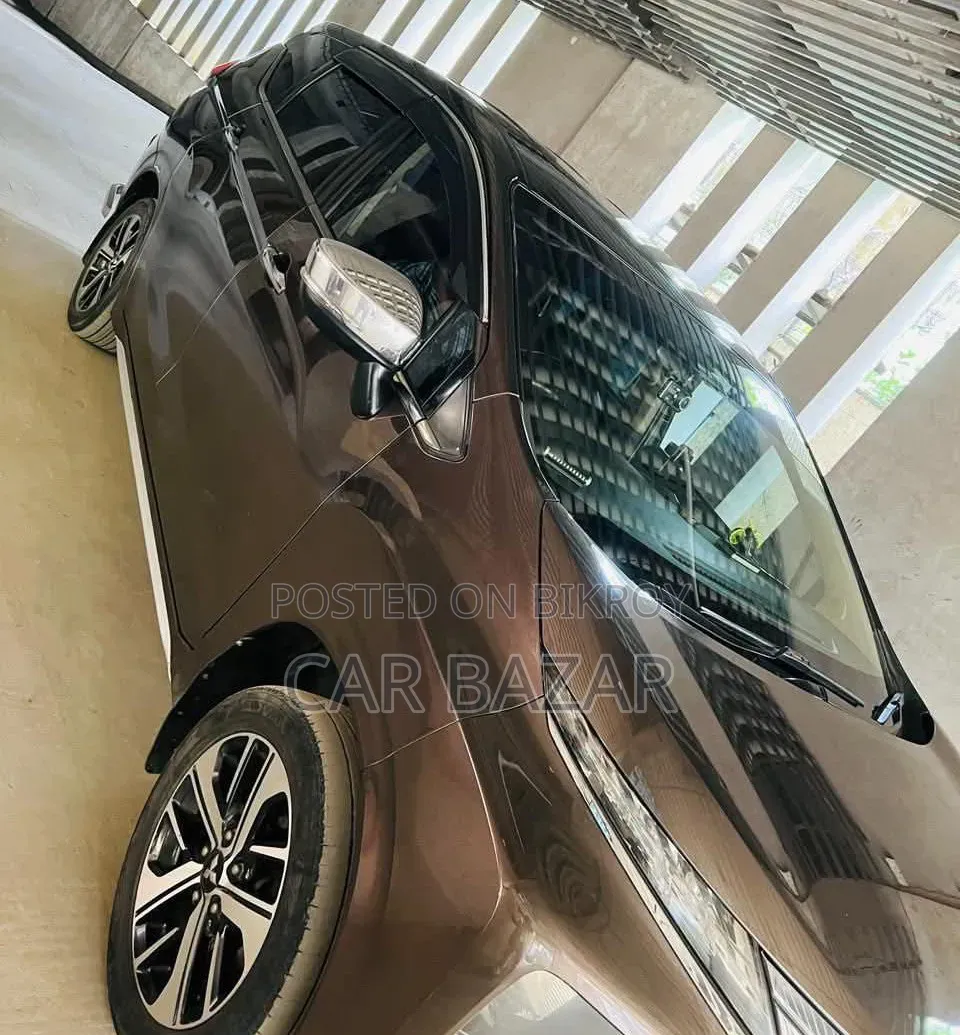 Mitsubishi Xpander Cross 2019 Brown
