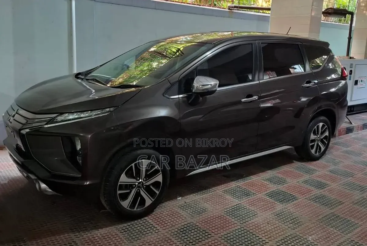 Mitsubishi Xpander Cross 2019 Brown