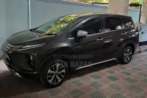 Mitsubishi Xpander Cross 2019 Brown