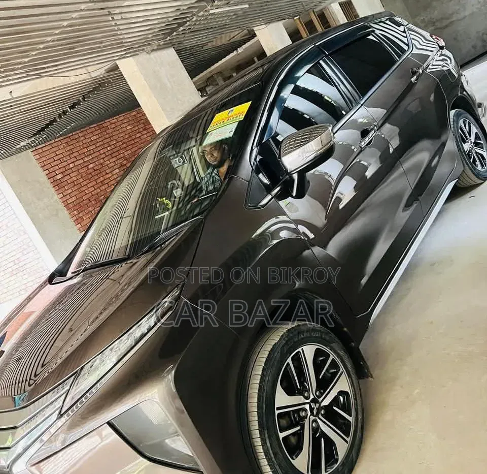 Mitsubishi Xpander Cross 2019 Brown