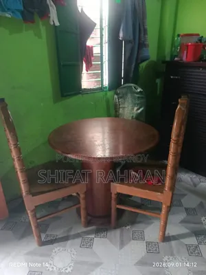 Chair Round Table