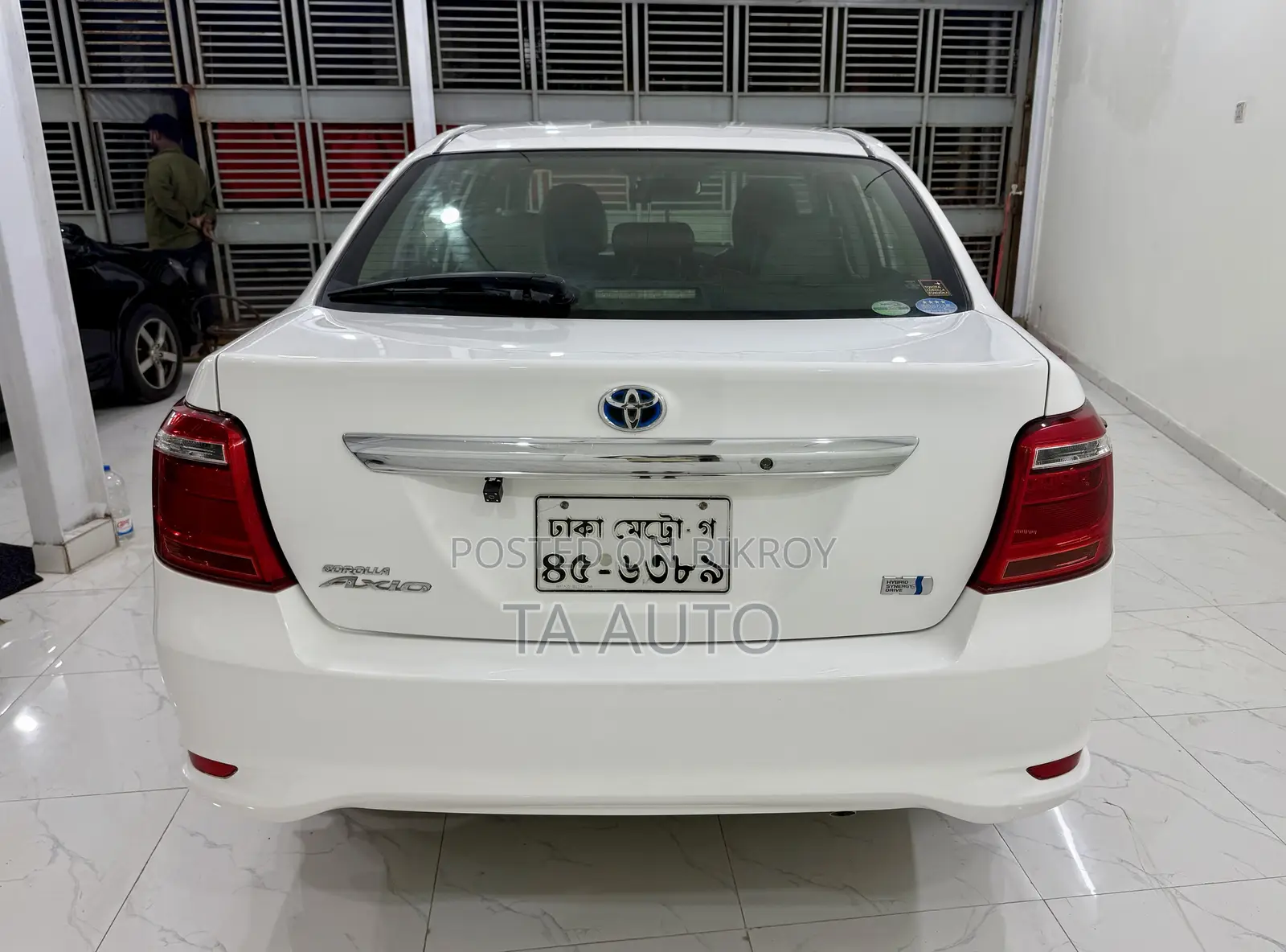 Toyota Axio 1.5 Hybrid 2WD 2015 White