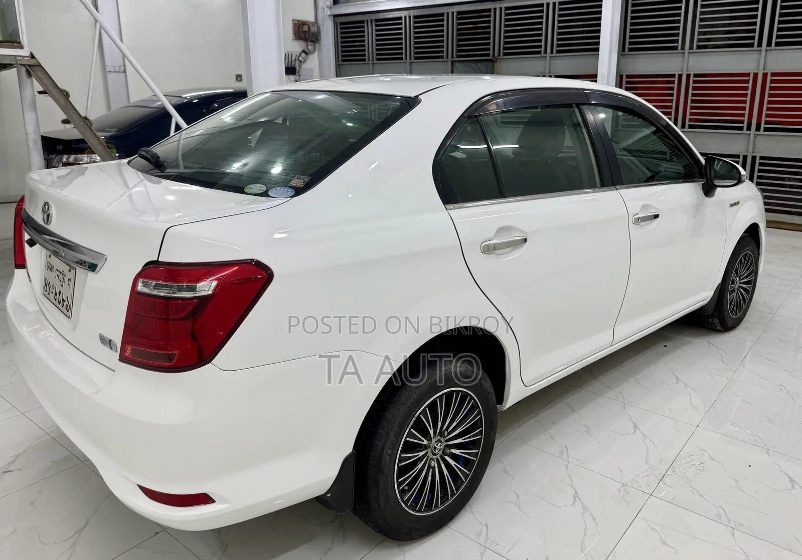 Toyota Axio 1.5 Hybrid 2WD 2015 White