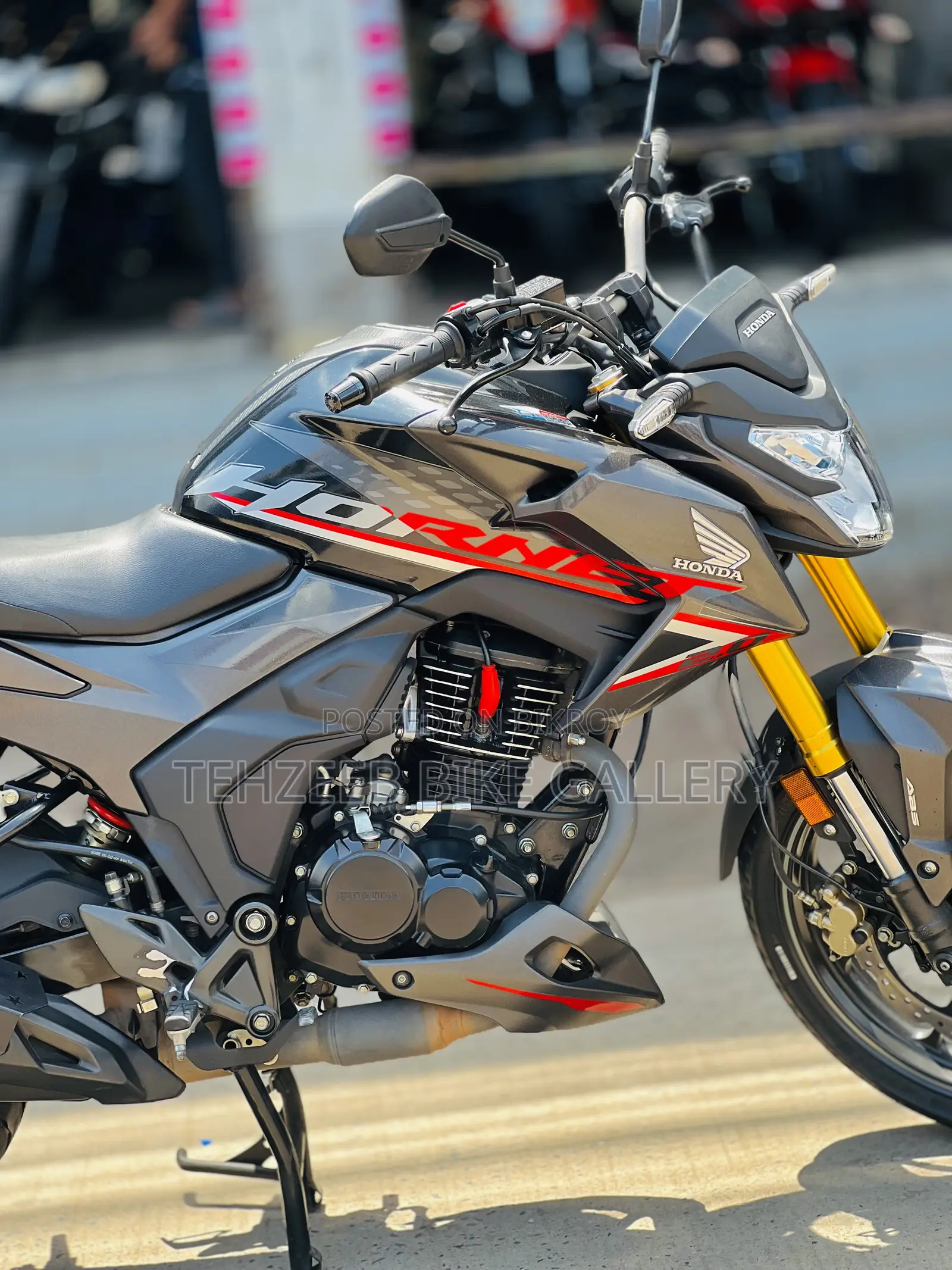 Honda Hornet 2.0 2025 Black