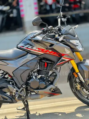 Honda Hornet 2.0 2025 Black
