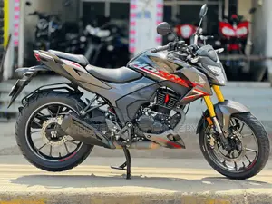 Honda Hornet 2.0 2025 Black