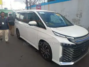 Toyota Voxy 2023 Pearl