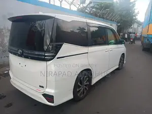 Toyota Voxy 2023 Pearl