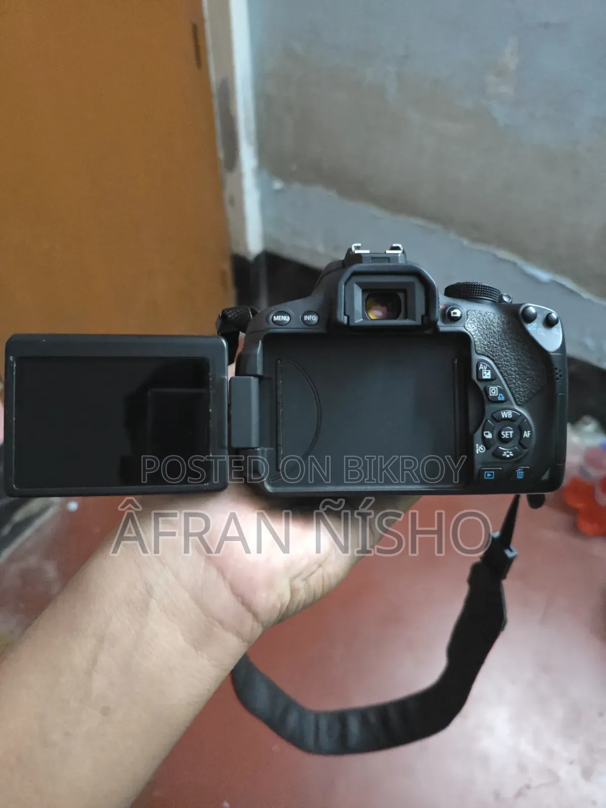 Canon Eos 700d With 55-250mm Zoom Lens