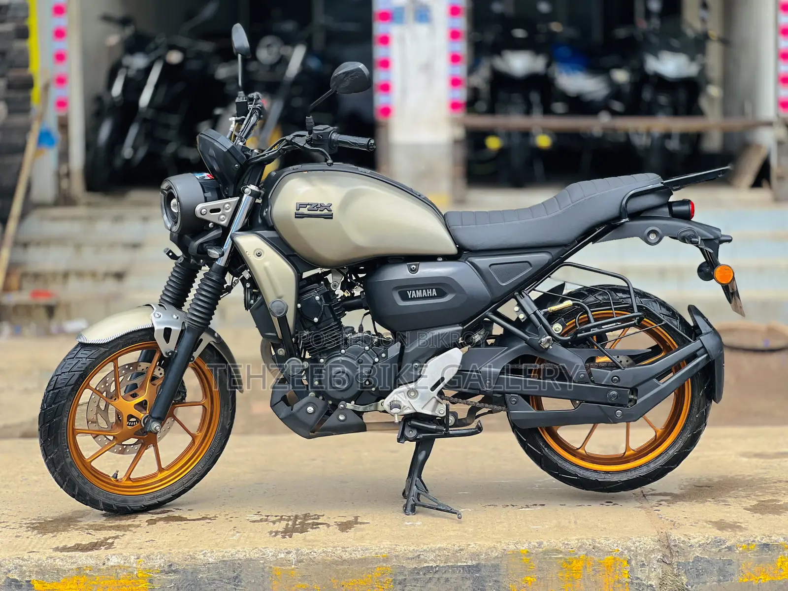 Yamaha FZ-X 2025 Gold