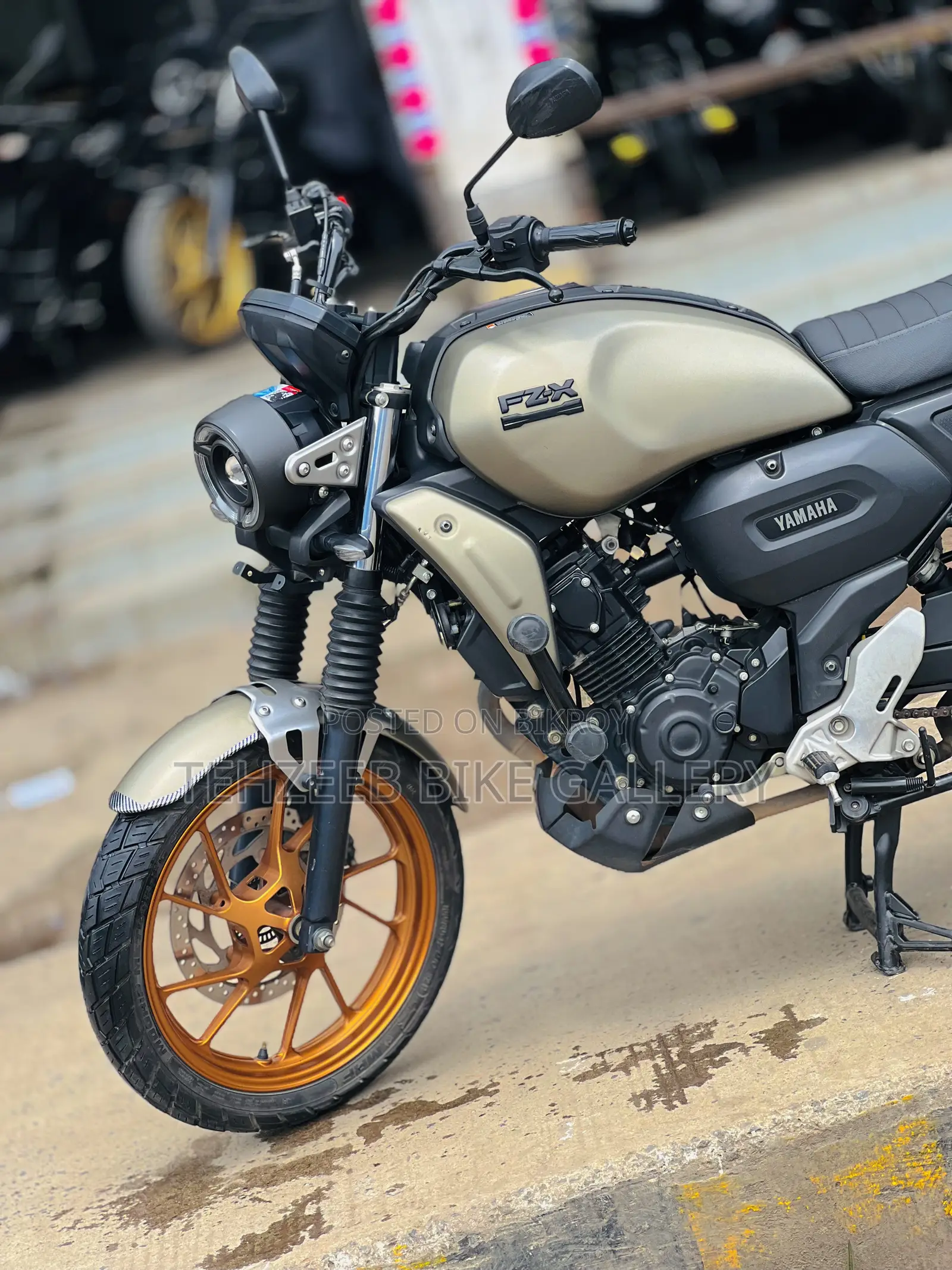 Yamaha FZ-X 2025 Gold