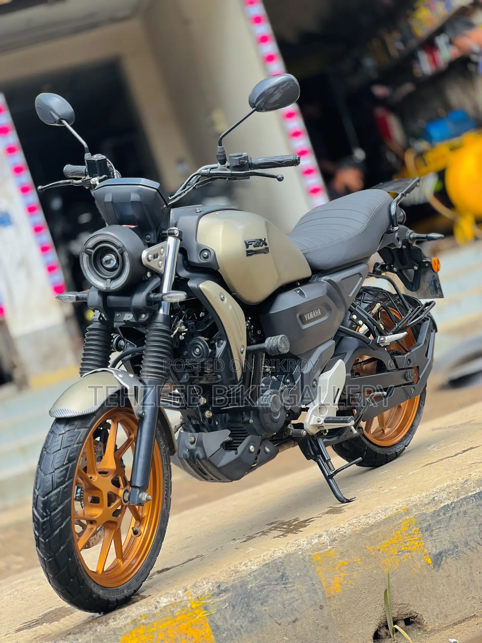 Yamaha FZ-X 2025 Gold