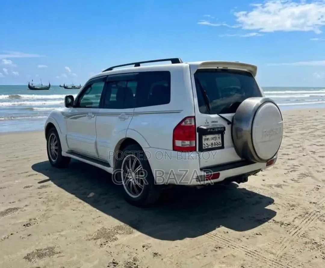 Mitsubishi Pajero Pininfarina 2004 White