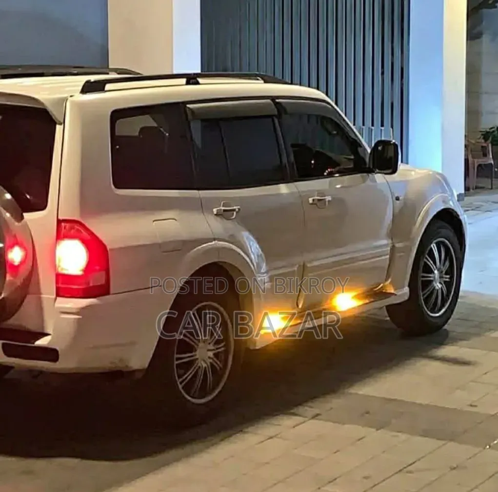Mitsubishi Pajero Pininfarina 2004 White