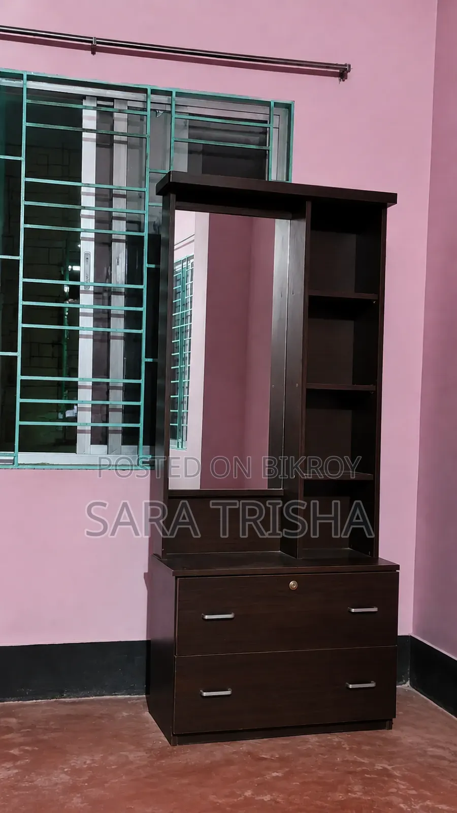 Board Dressing Table