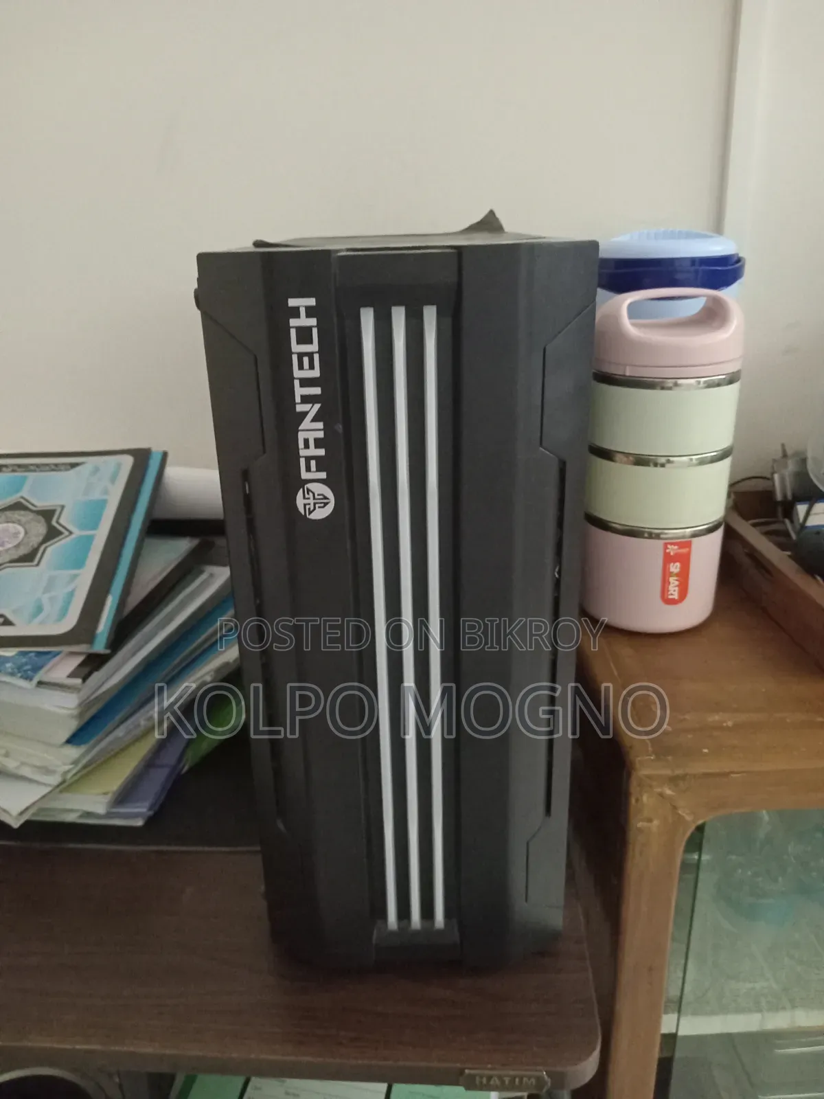 CPU case.comes With 3rgb Fans.