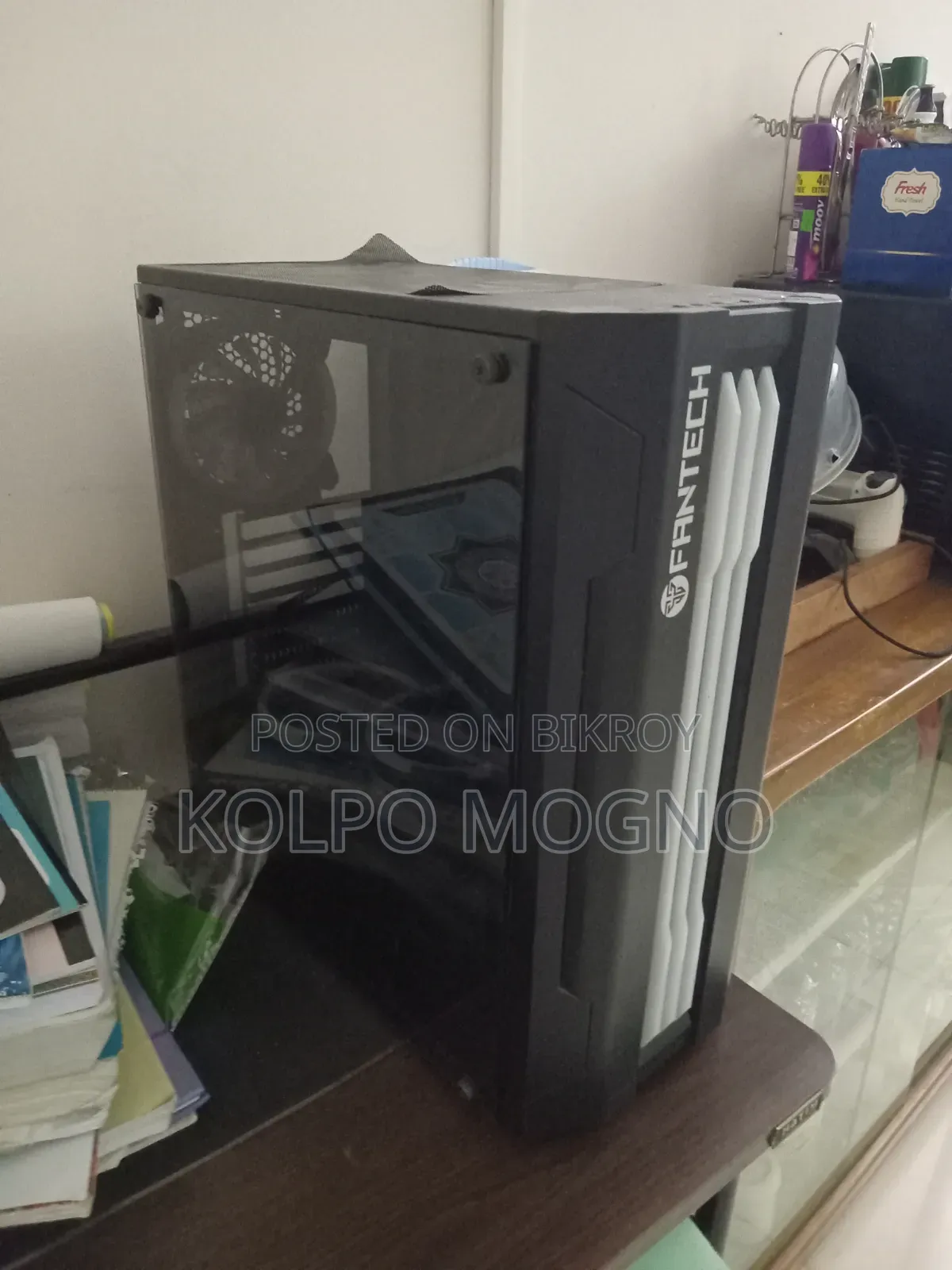 CPU case.comes With 3rgb Fans.