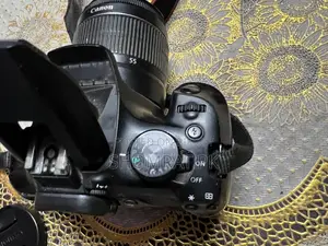 Canon 1300 D