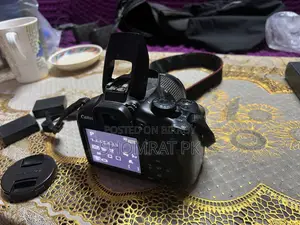 Canon 1300 D