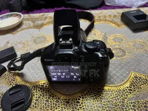 Canon 1300 D