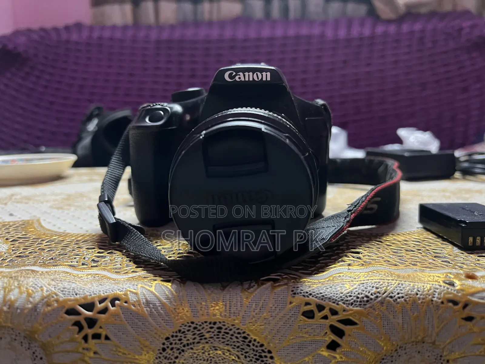 Canon 1300 D